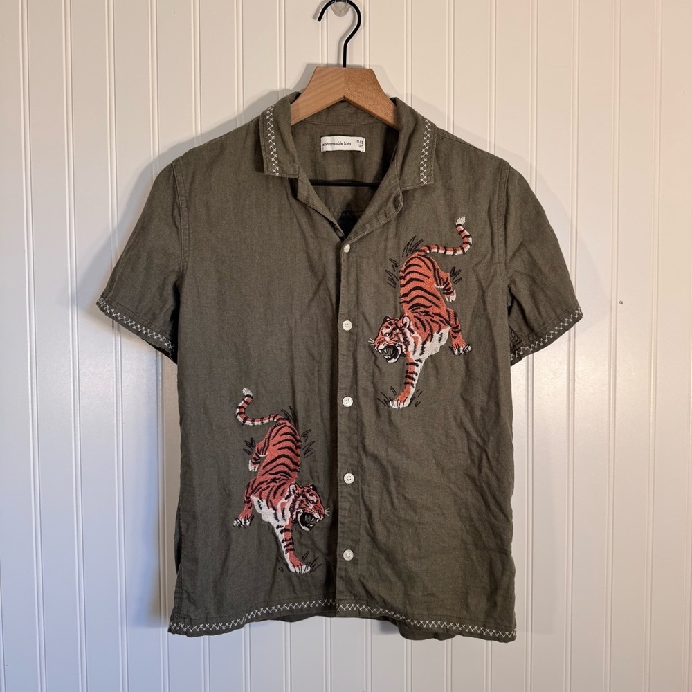 Abercrombie Kids Linen Blend Embroidered Tigers and Hem Olive Green Boys 11/12 - Picture 1 of 9